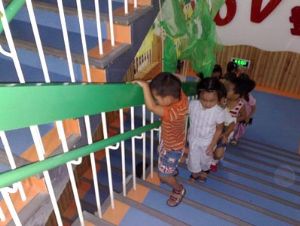 點擊查看(kàn)詳細信息<br>标題：幼兒園塑膠防滑樓梯 閱讀次數：1471